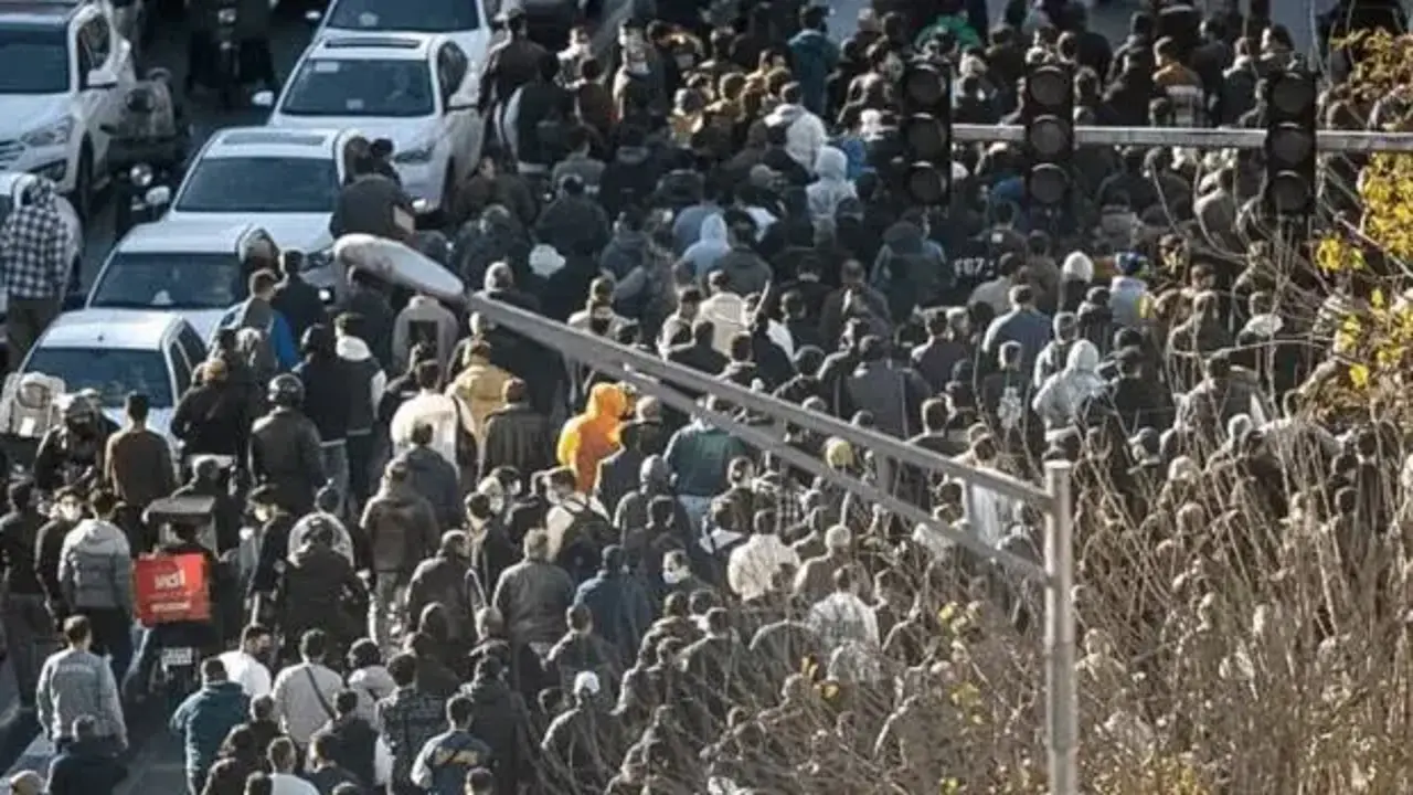 İran'da bir idam daha: Protestolarda polise ateş açmıştı!