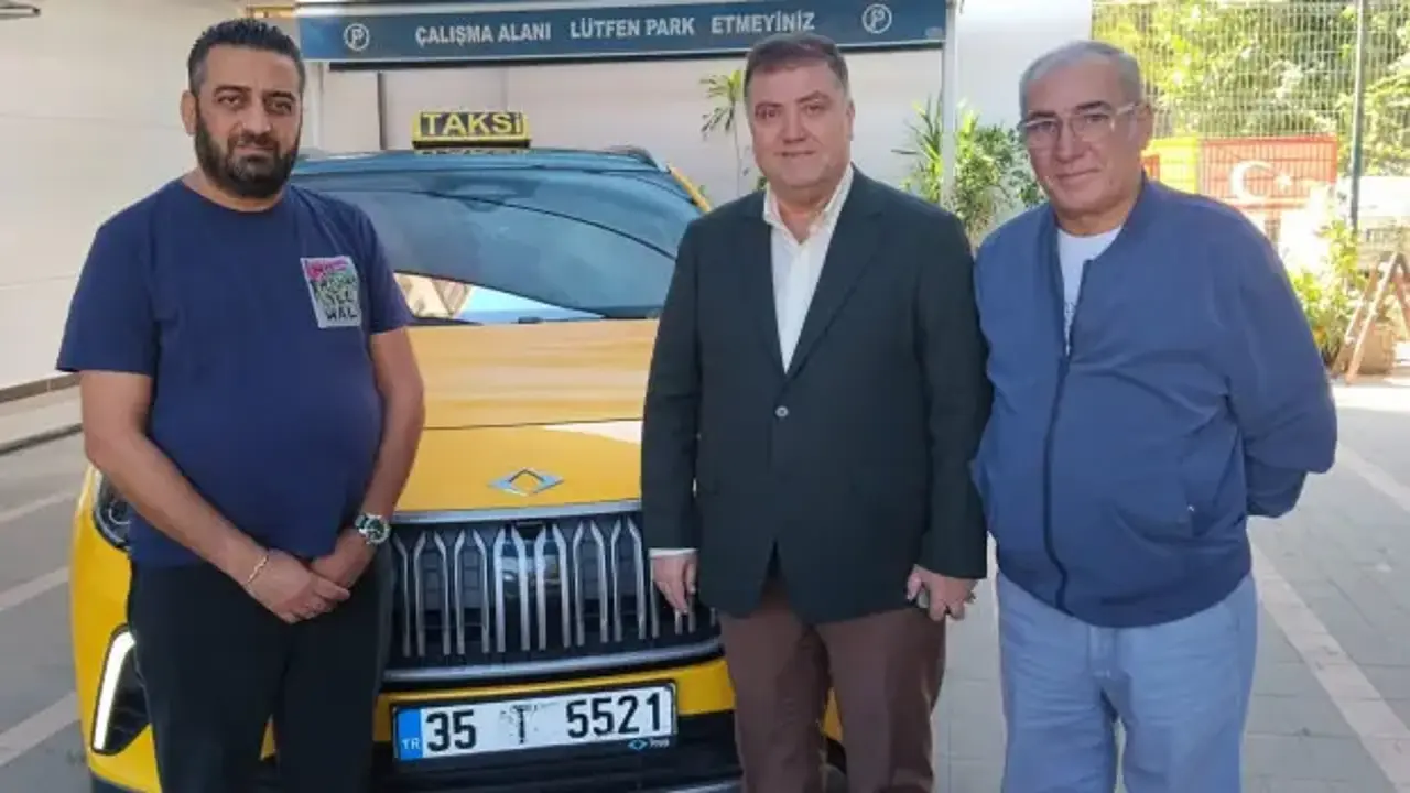 İzmir'de ilk TOGG taksi yola çıktı