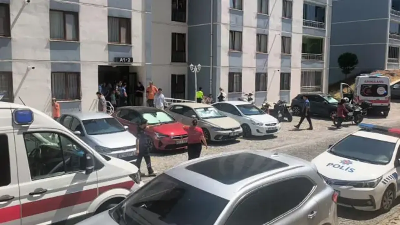 2 kişi aynı dairede ölü bulundu
