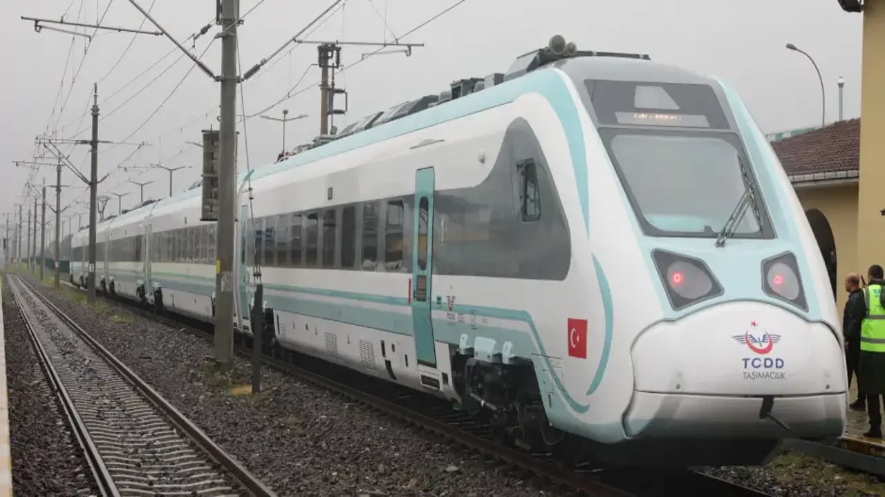 2 milyon 634 bin 363 yolcumuzu taşıdı! Milli elektrikli trenlerin yeni rotası Edirne!
