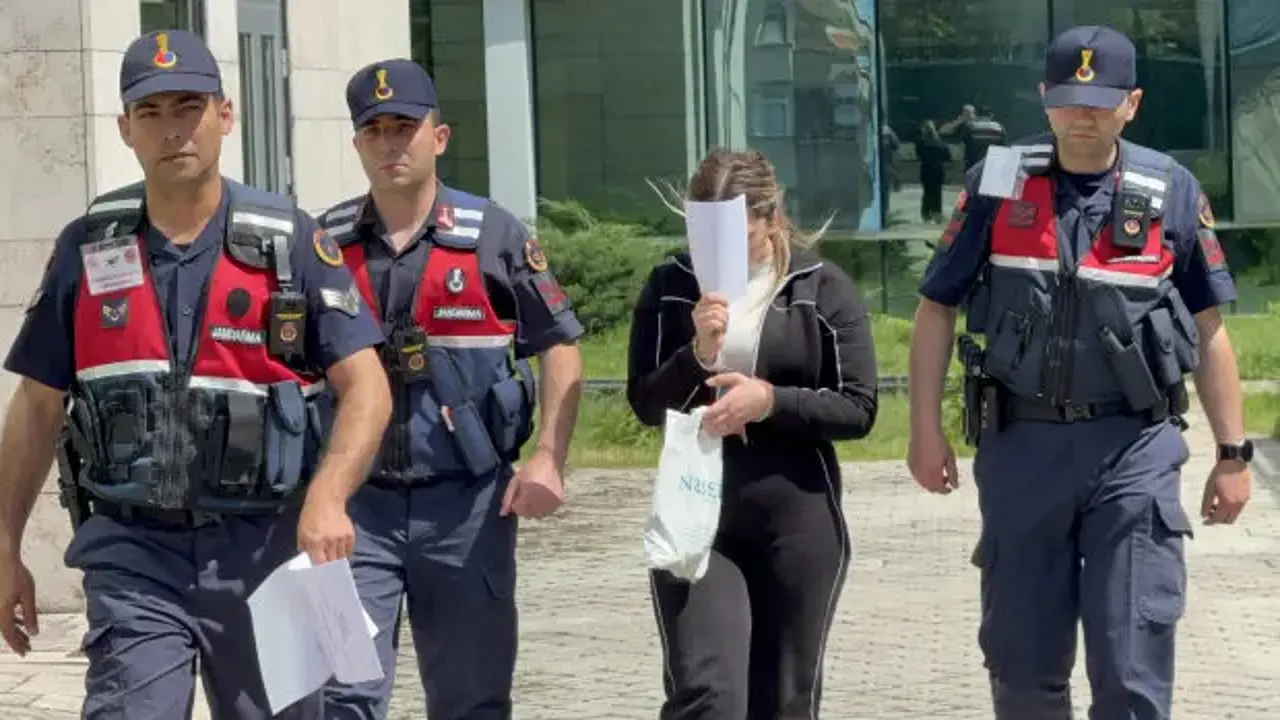 22 yaşındaki genç kız 47 bin adet uyuşturucu hapla yakalandı