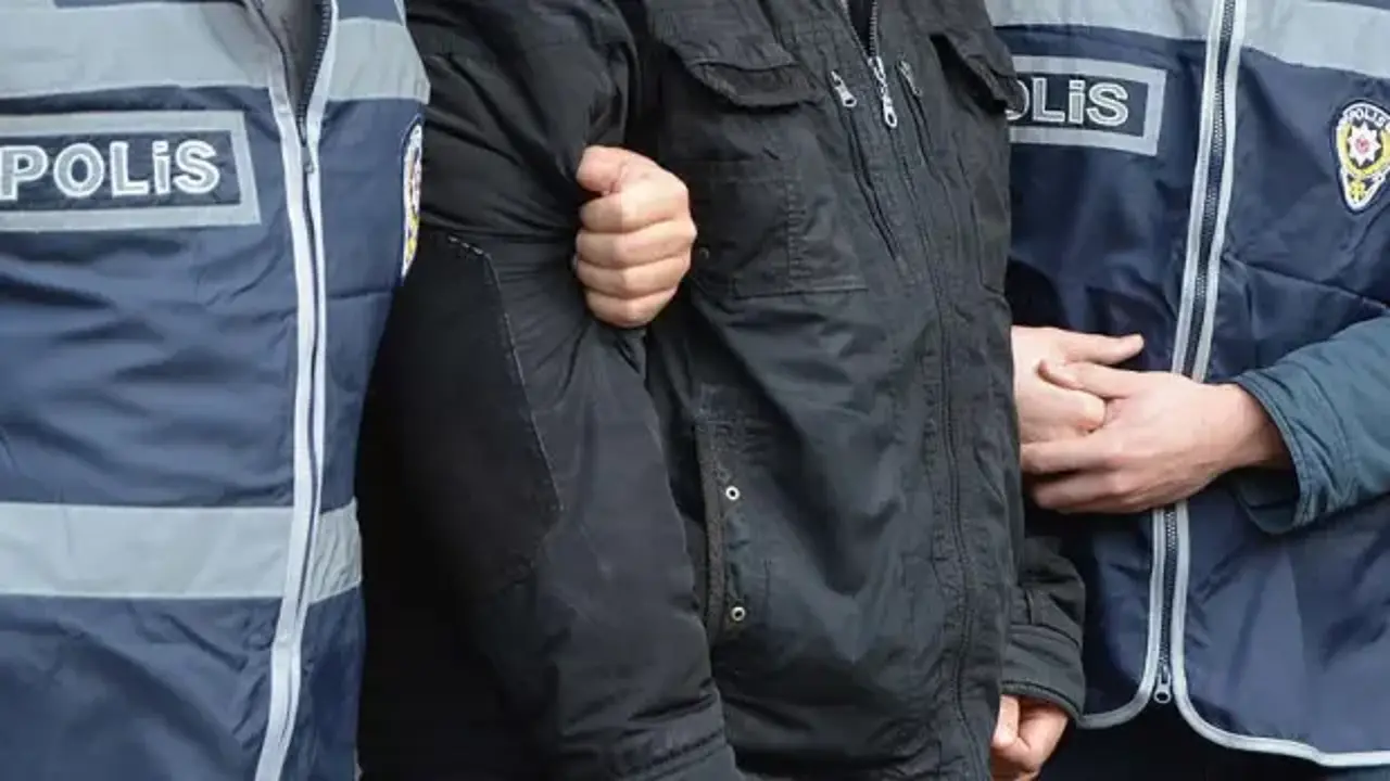 30 yıl kesinleşmiş hapis cezası bulunuyordu, kıskıvrak yakalandı!