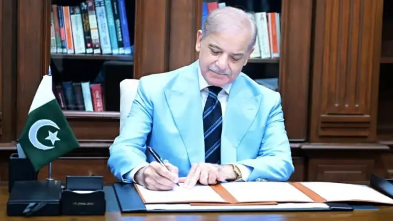 ABD ile İran'ın anlaşması sonrası Şahbaz Şerif İsviçre gezisini erteledi