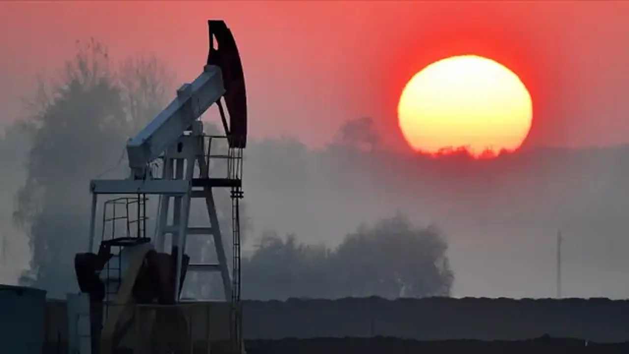 ABD'nin ticari ham petrol stokları 400 bin varil azaldı