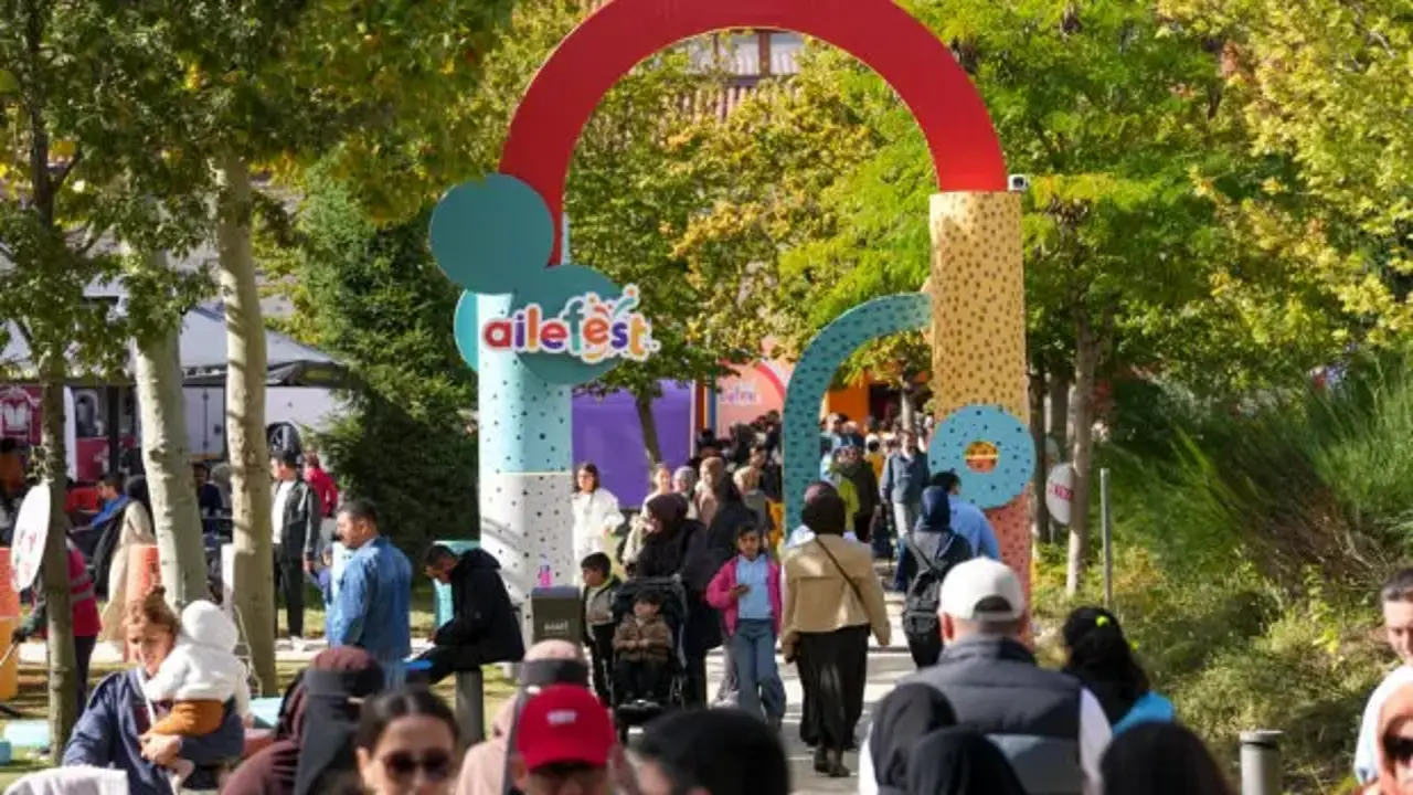 AileFest’e hafta sonu yoğun ilgi: On binlerce kişi Rami’de buluştu