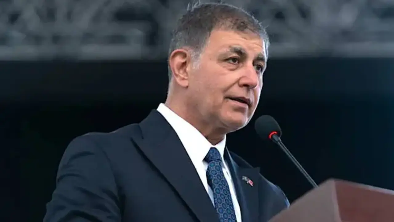 AK Parti'ye geçeceği iddia edilen Cemil Tugay'dan yeni açıklama