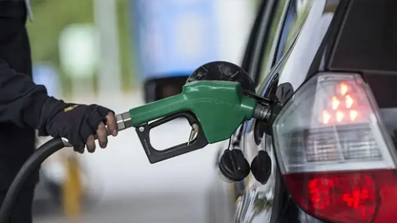 Akaryakıt fiyatları 20 Ağustos: Benzine ve motorine indirim gelecek mi?