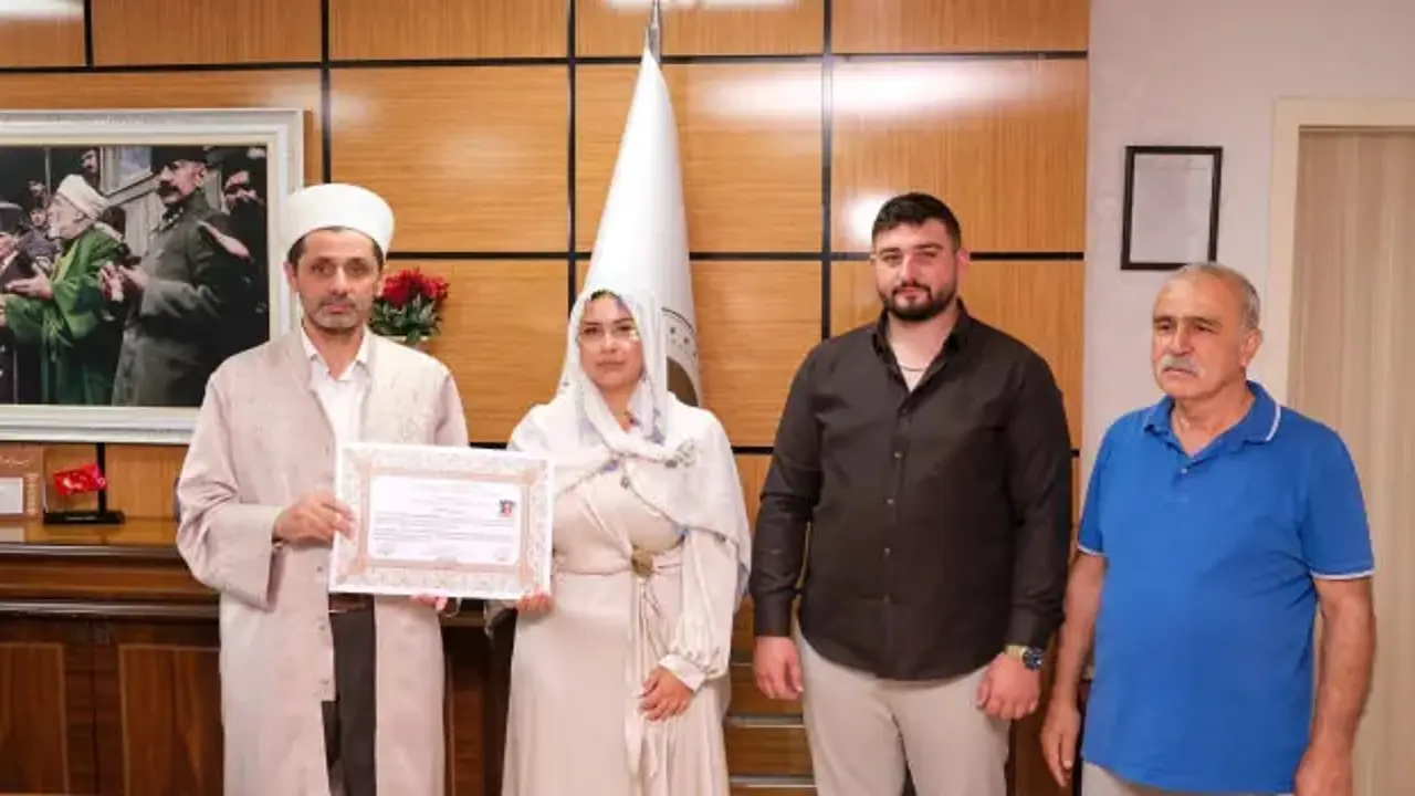 Alman kadın Kırşehir'de Müslüman oldu