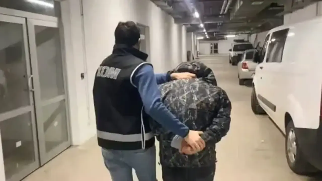 Antalya'da rüşvet operasyonu: 2 emniyet müdürü gözaltında