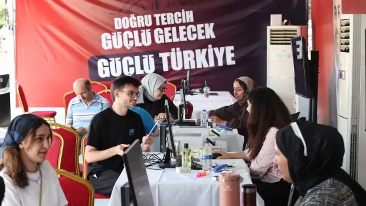 Bağcılar'da üniversite adaylarına ücretsiz tercih desteği!