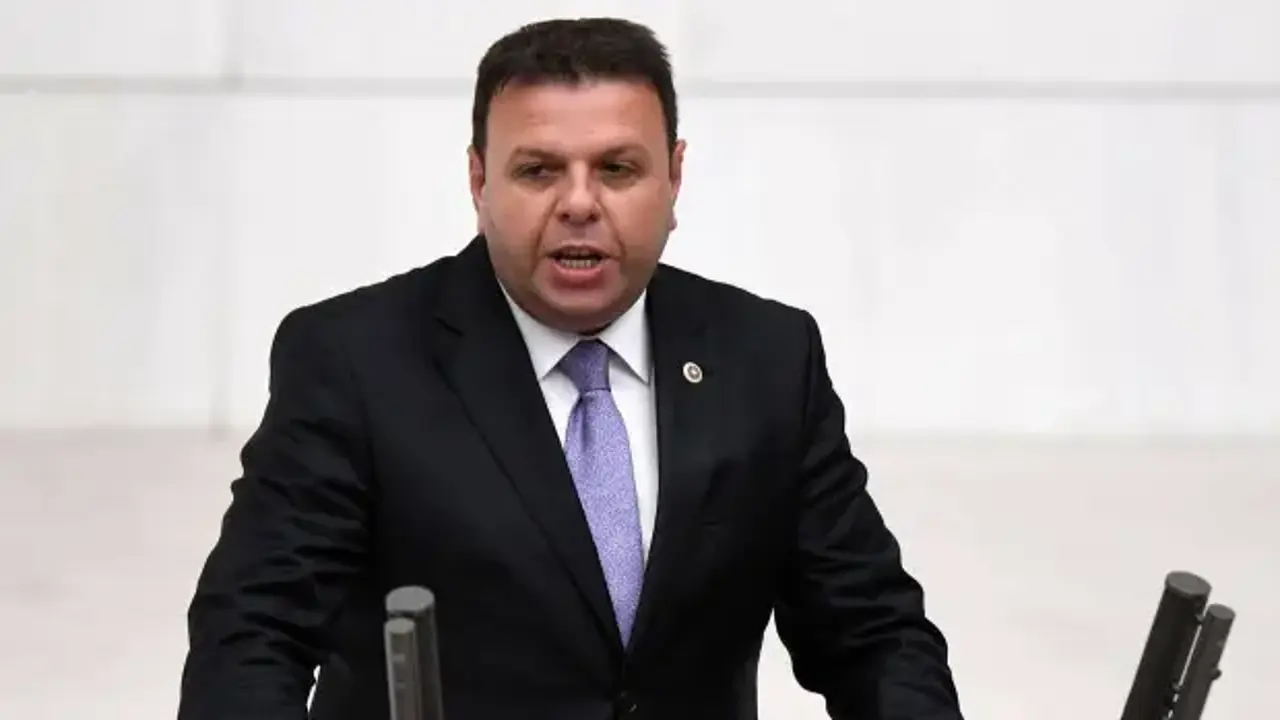 Bağımsız Milletvekili Ediz Ün CHP'ye katıldı