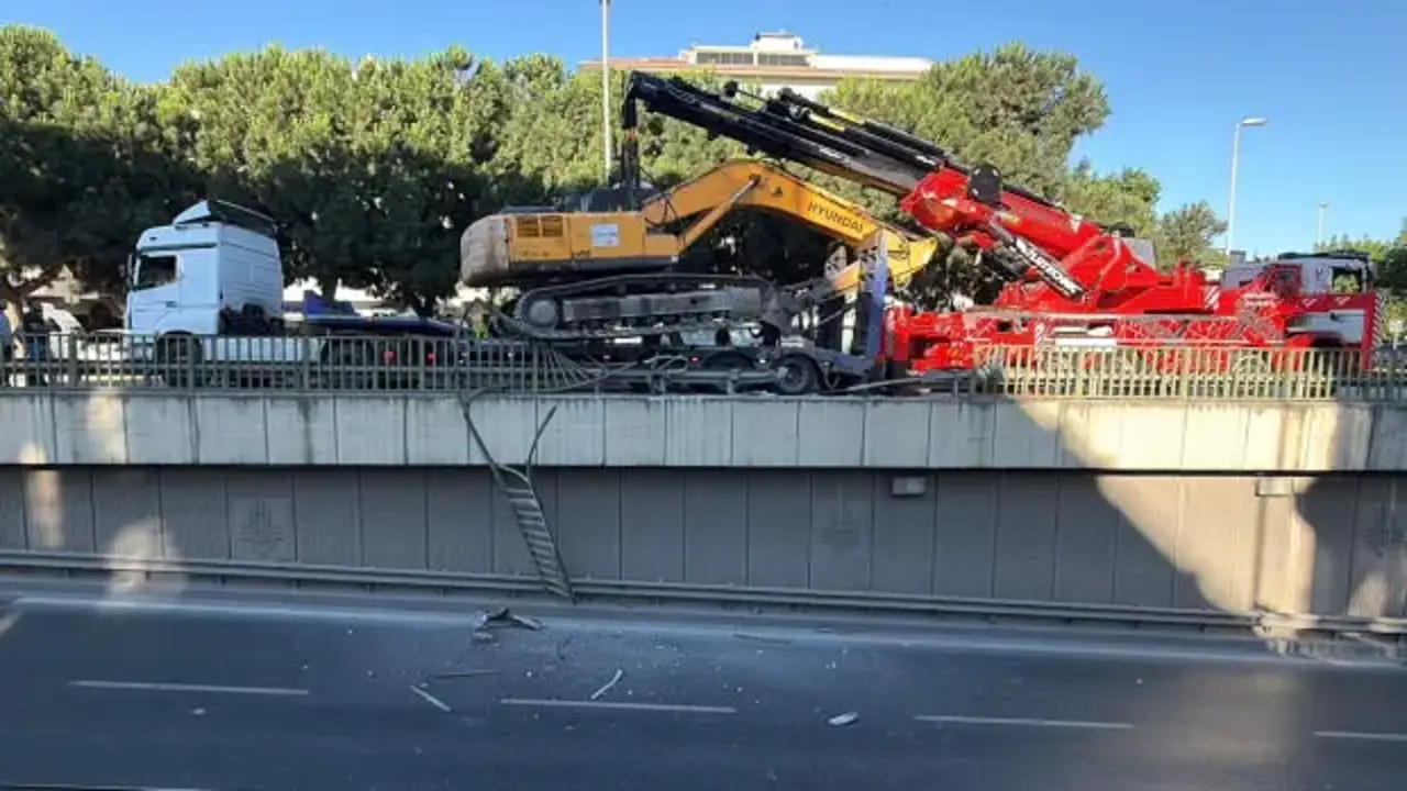 Bahçelievler'de yürekleri ağza getiren kaza! Yol kapatıldı!