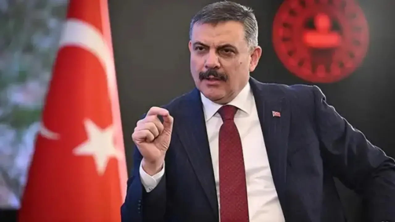 Bakan Çiftçi KPSS sınavına geç kalan adaylara yardımcı olan polislere teşekkür etti