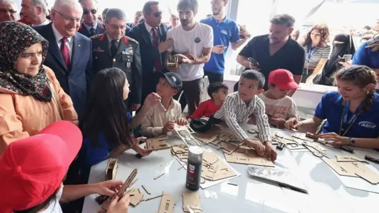 Bakan Güler ve TSK komuta kademesi TEKNOFEST Güneydoğu'yu ziyaret etti