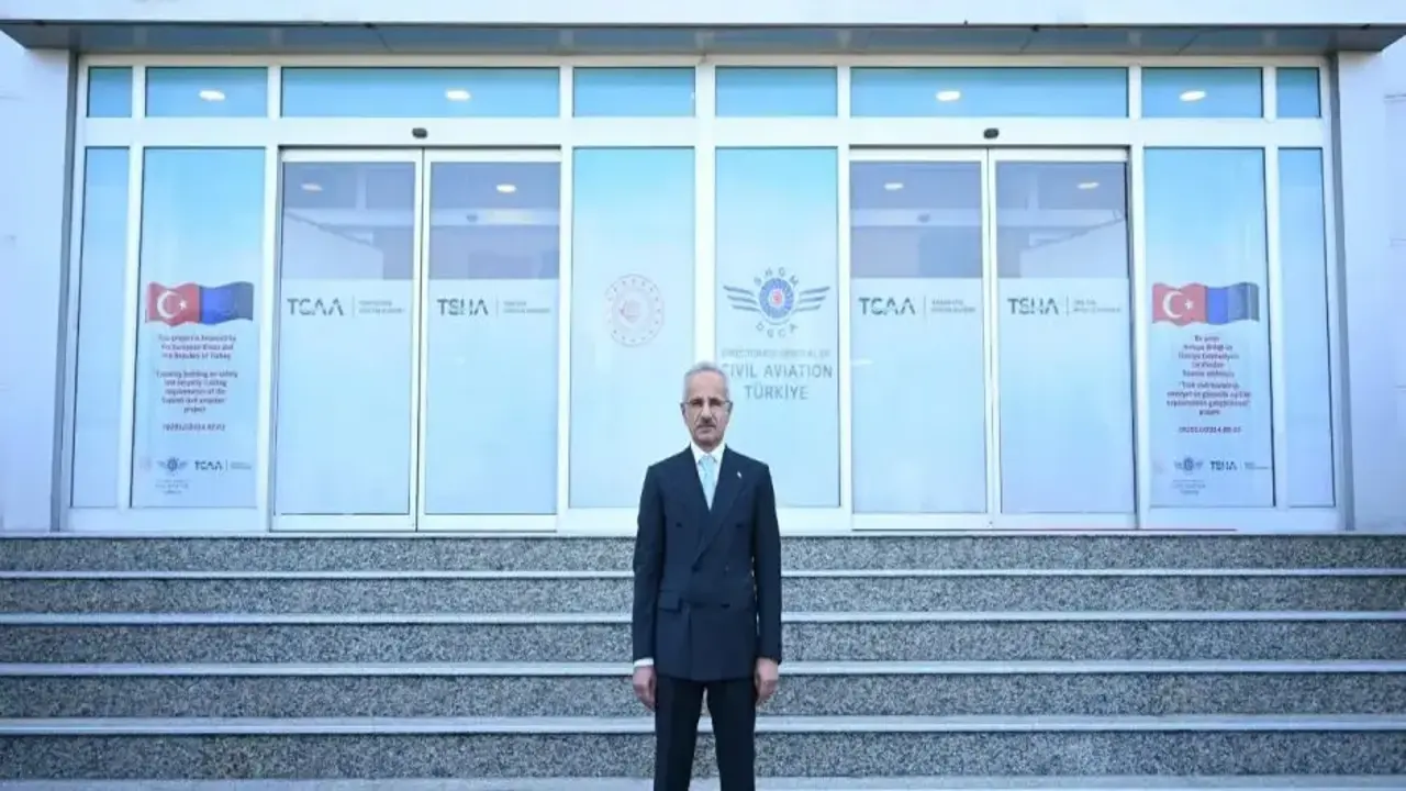 Bakan Uraloğlu, havacılıkta sürdürülebilir yakıt hedeflerini açıkladı