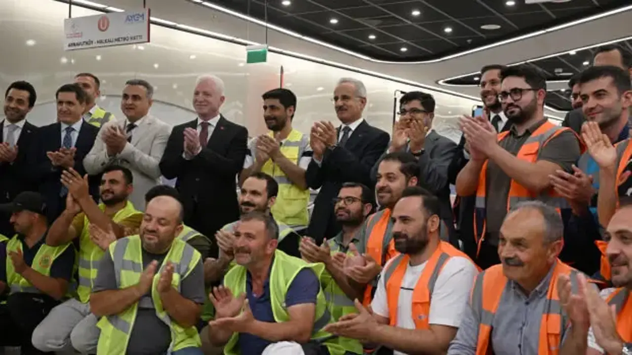 Bakan Uraloğlu ulaşımda peş peşe rekorlar kırıyoruz: 37 milyon yolcu taşıdık!
