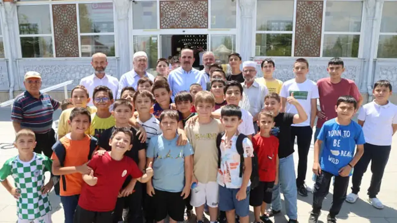 Başkan Altay Yaz Kur’an Kursu öğrencileriyle bir araya geldi