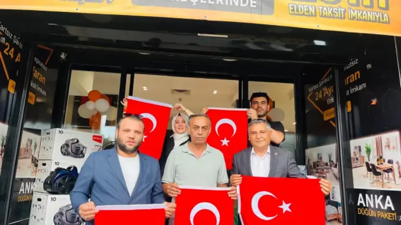 BBP Muğla’dan dikkat çeken hamle: Bir bayrak yakıldı, 48 bayrakla cevap verildi!