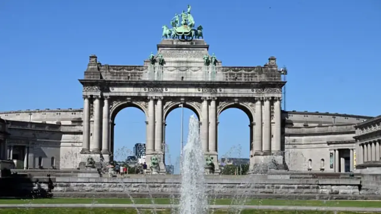 Belçika'da kavurucu sıcak: Turuncu alarm verildi