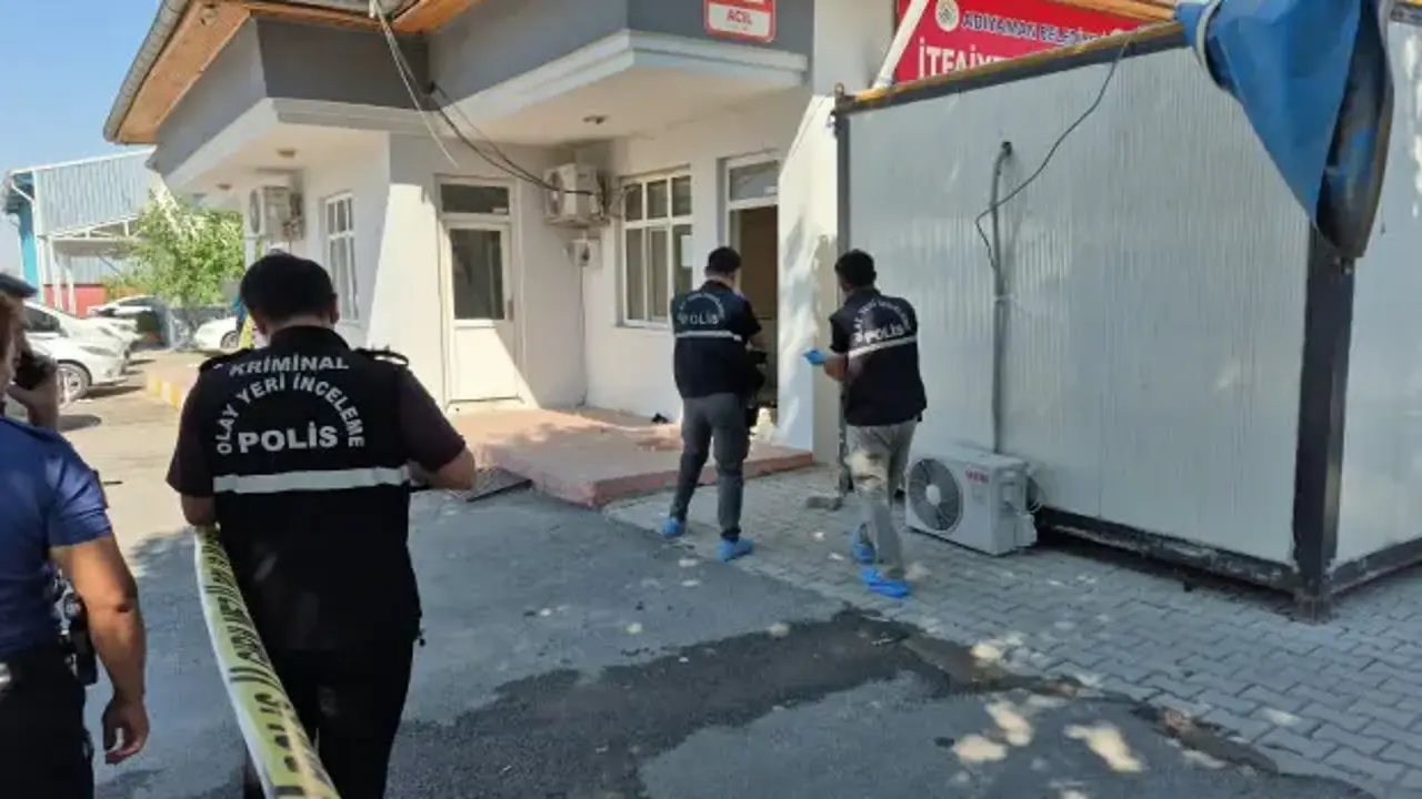 Belediye bahçesinde silah sesleri! 3 kişi vuruldu