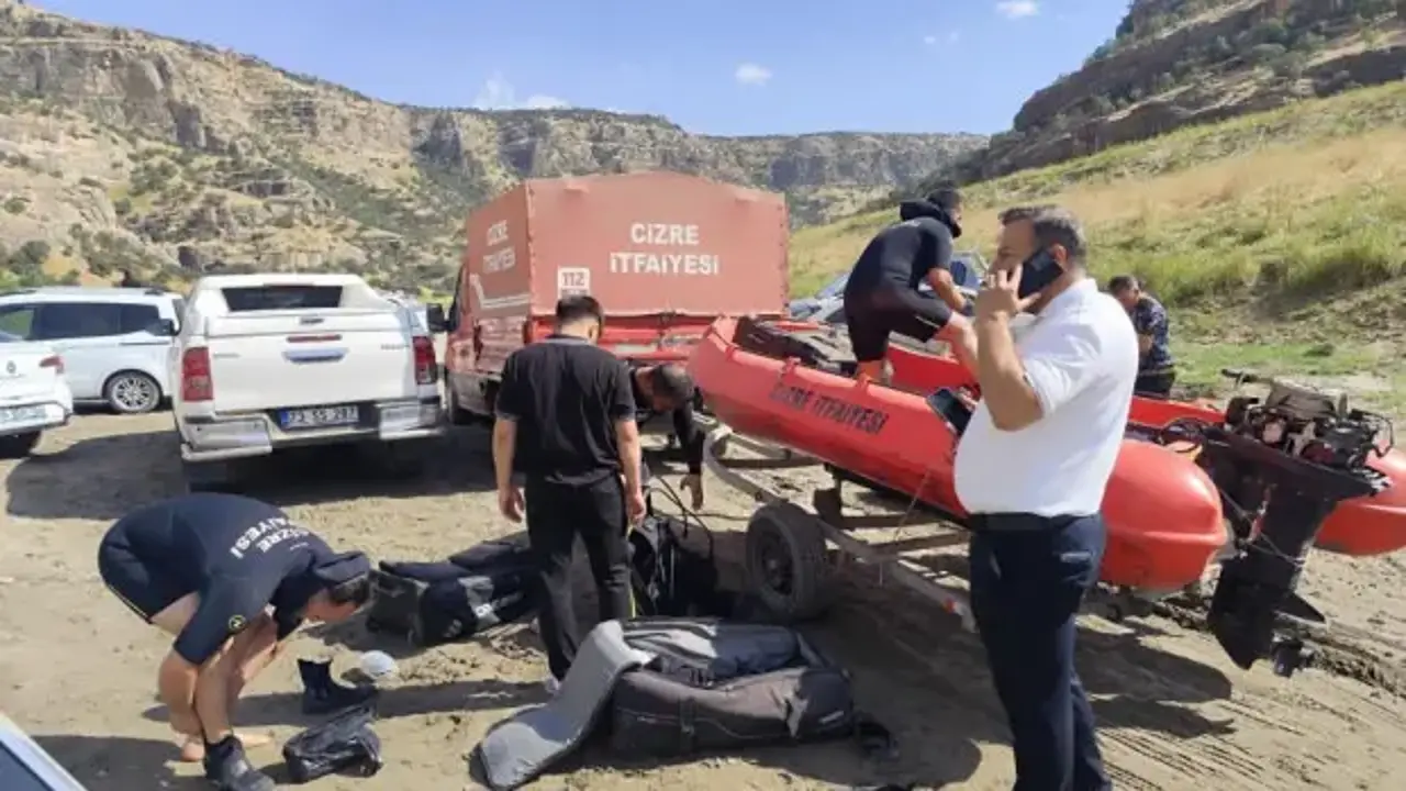 Boğulma tehlikesi geçiren ailesini kurtardı, kendisi hayatını kaybetti