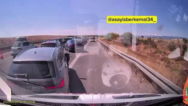 Bolu'da ambulans şoförü emniyet şeridi ihlallerine zehir zemberek sözler