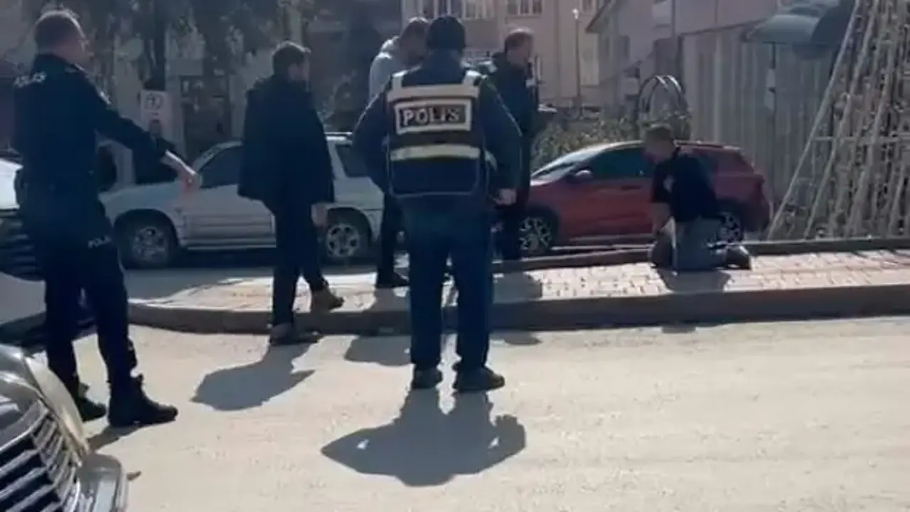 Bolu'da korku dolu anlar! Eli bıçaklı şahıs ekipleri harekete geçirdi!