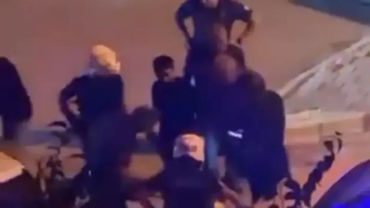 Boşanmak isteyen eşinin gelinlikçi dükkanını benzin dökerek ateşe verdi