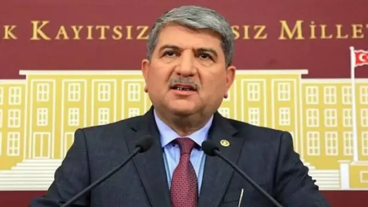 Bursa Milletvekili Torun, Yeni Yol Partisi'nden istifa etti