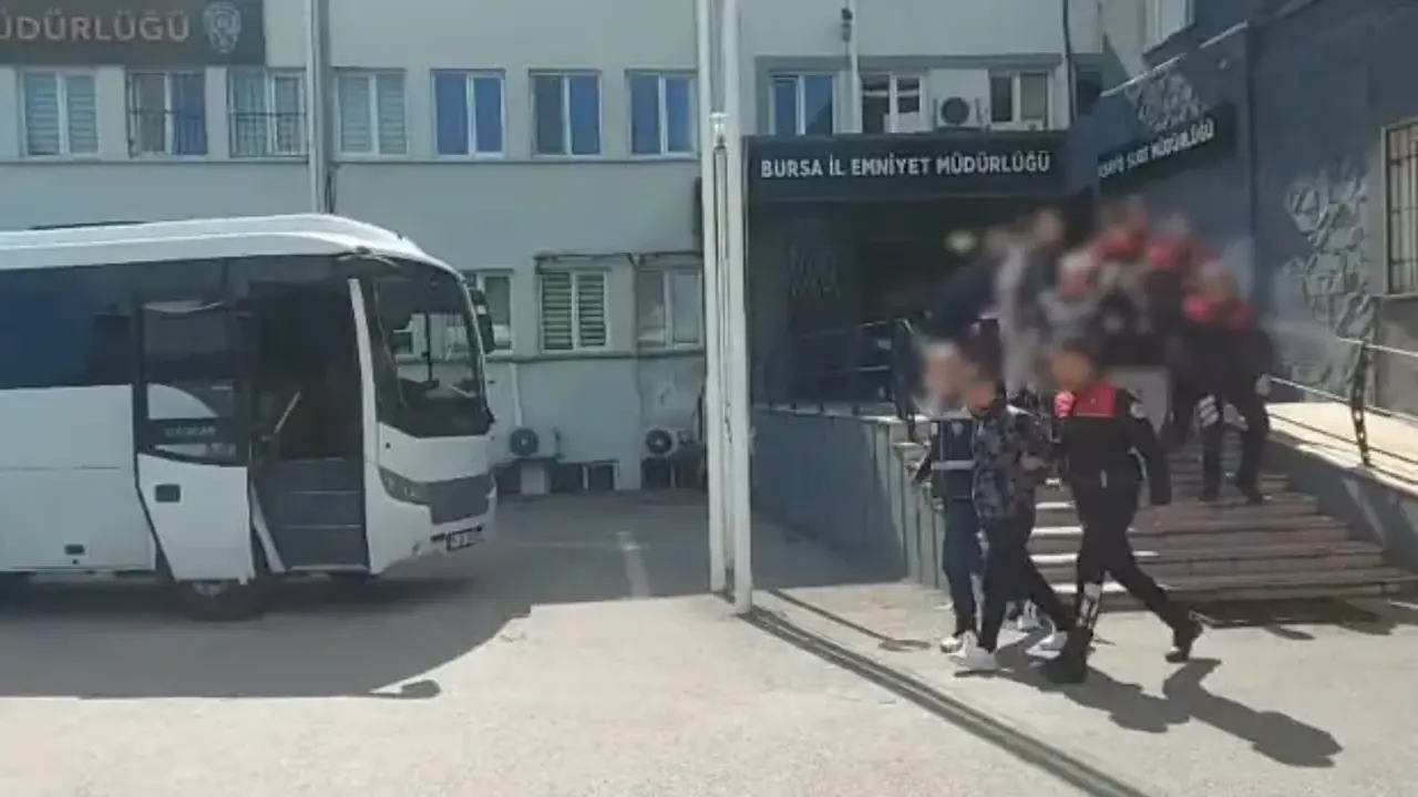 Bursa'da fuhuş operasyonu: 21 kadın kurtarıldı 12 şüpheli gözaltına alındı