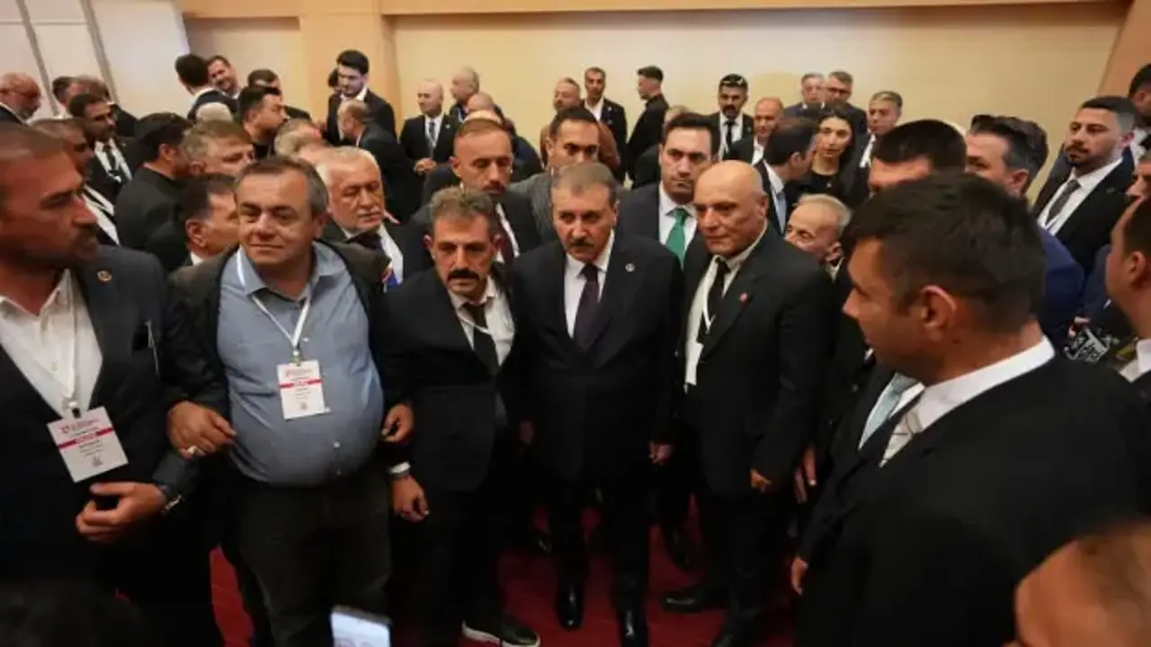 Büyük Birlik Partisi’nde Mustafa Destici yeniden genel başkan