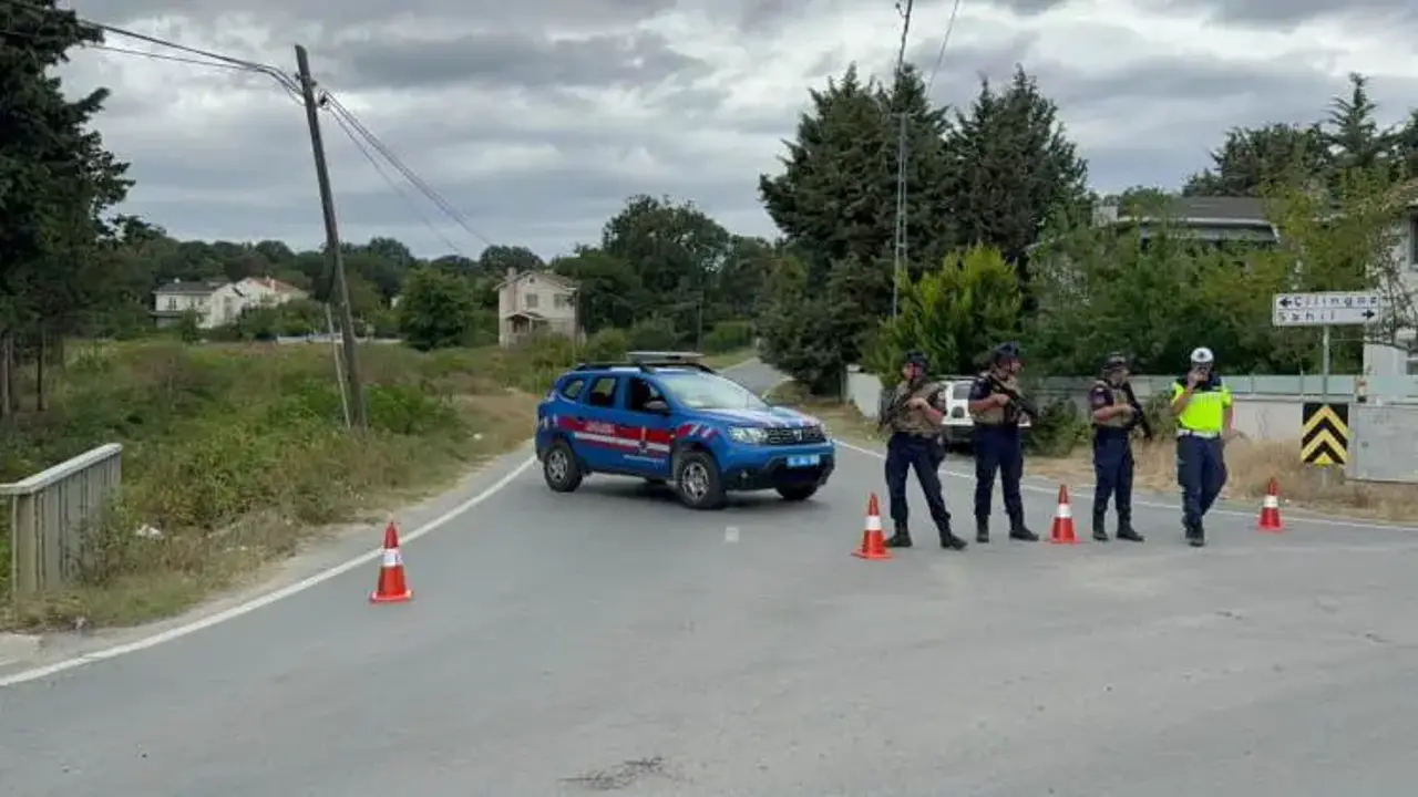 Çatalca'da kendini eve kapatan silahlı şahıs çevreye ateş açtı