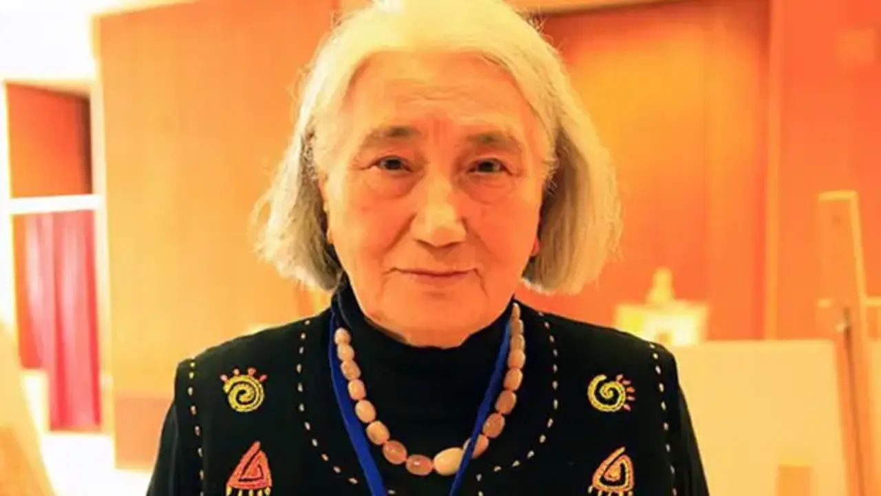 Cengiz Aytmatov'un kız kardeşi Roza Aytmatova hayatını kaybetti