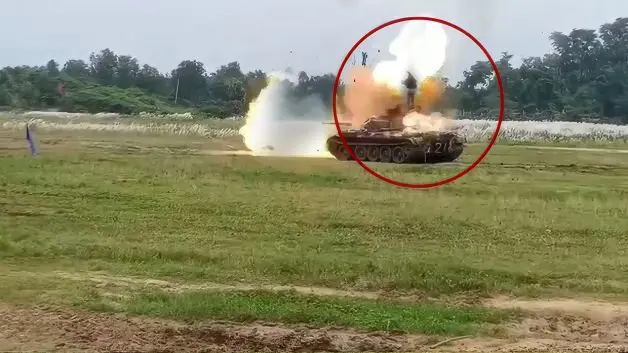 Çin yapımı tank Bangladeş'teki tatbikatta infilak etti: 2 asker öldü