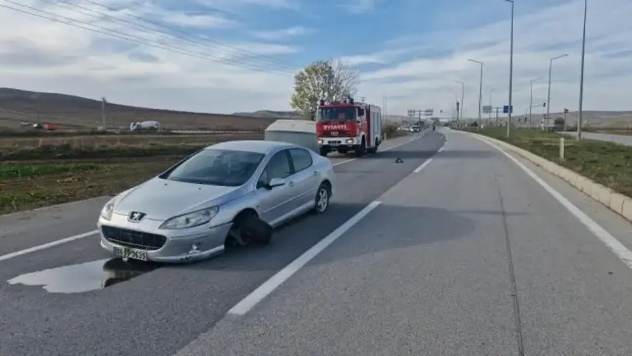 Çorum’da hafif ticari araç ile otomobil çarpıştı: 1 yaralı