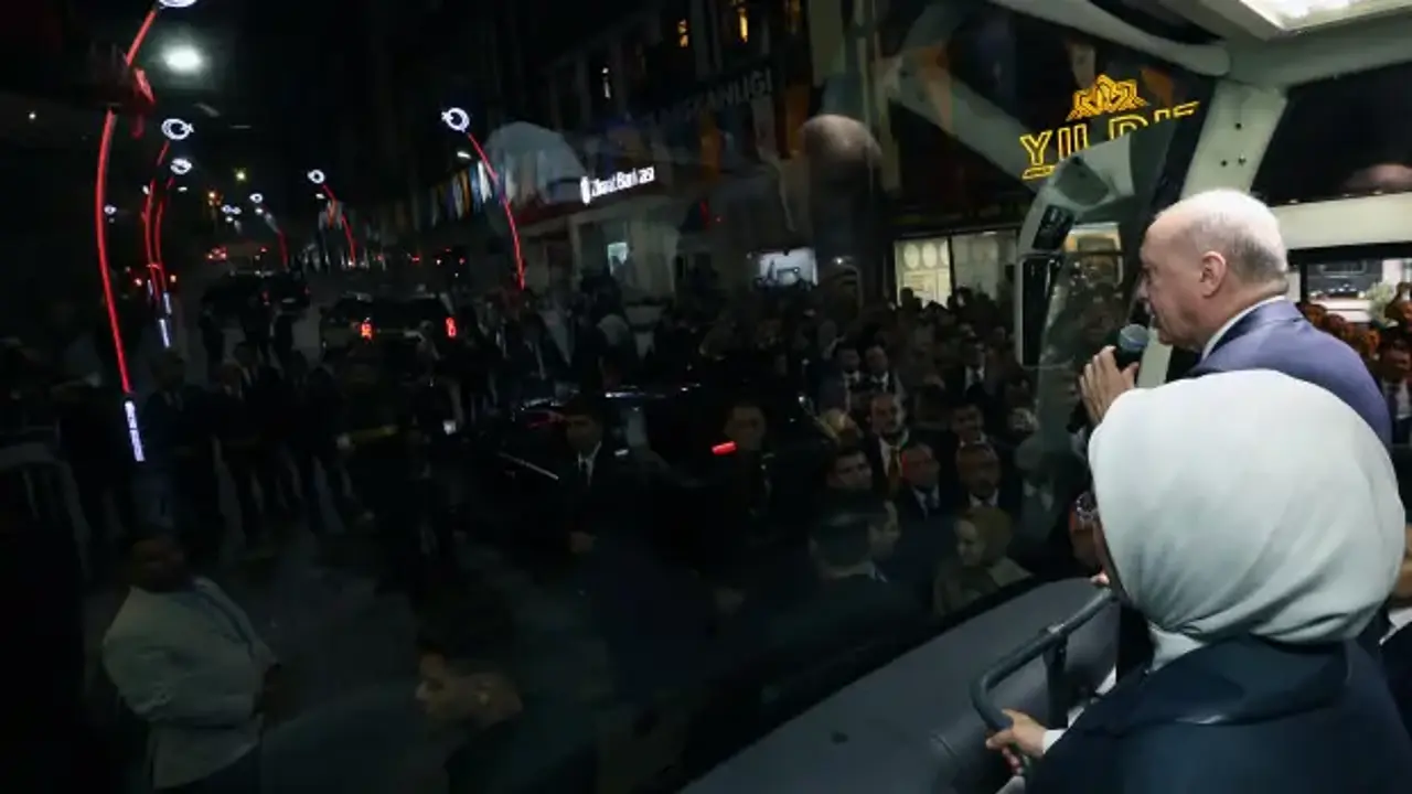 Cumhurbaşkanı Erdoğan Rize'de: İnşallah seçimleri başarıyla atlatacağız