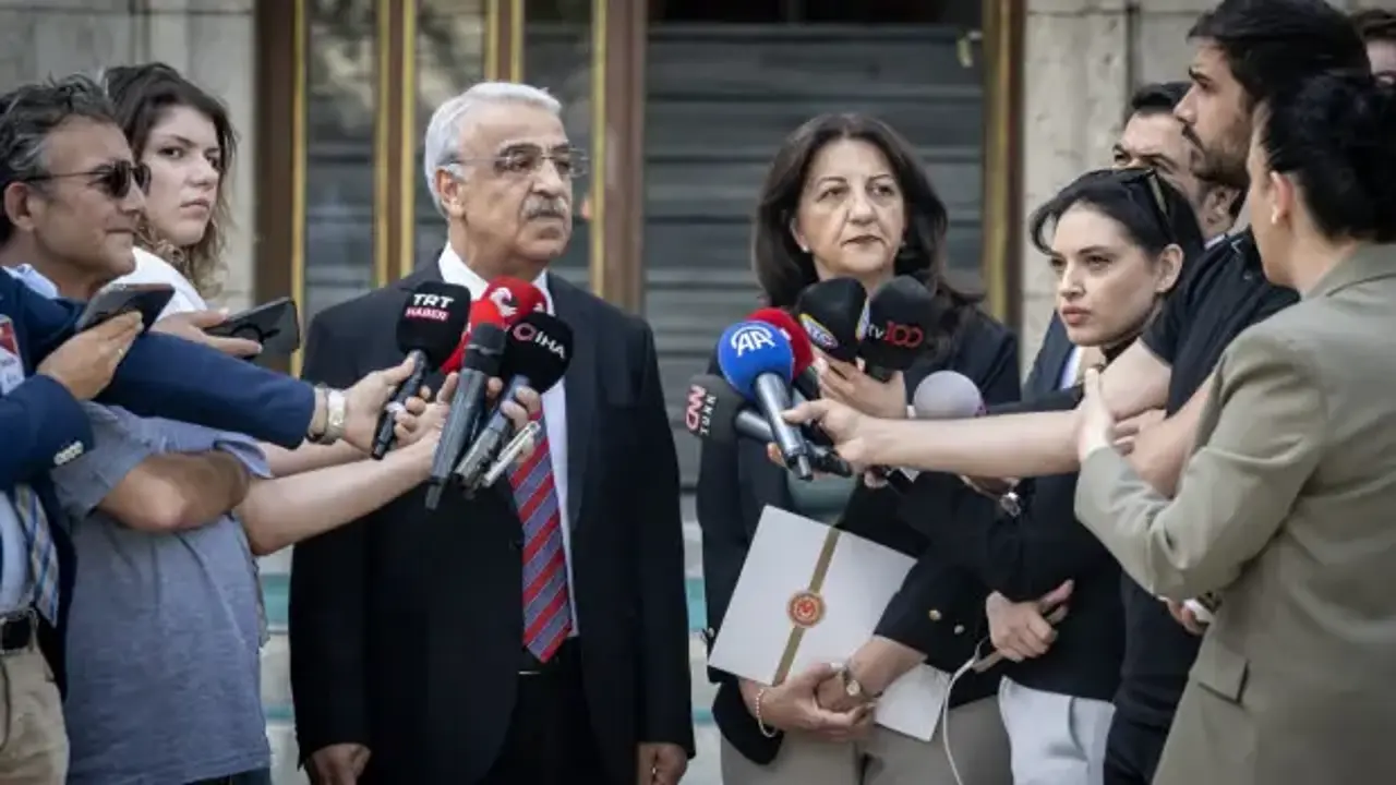 DEM Parti İmralı Heyeti Öcalan ile görüştü