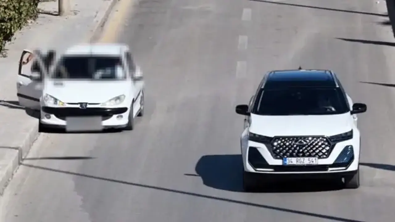 Denetim öncesi yolcuyla yer değiştiren ehliyetsiz sürücüye 200 bin lira ceza