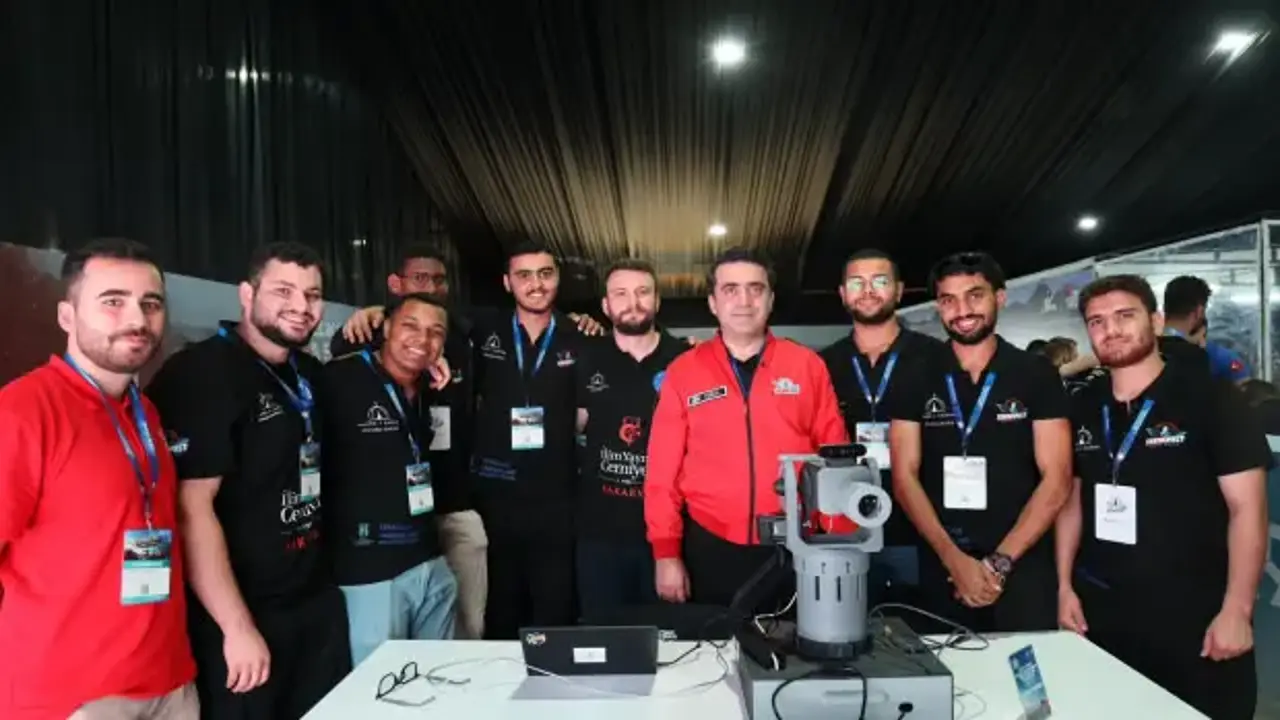 Dünyanın dört bir yanından teknolojinin kalbine: YTB gençleri TEKNOFEST’te