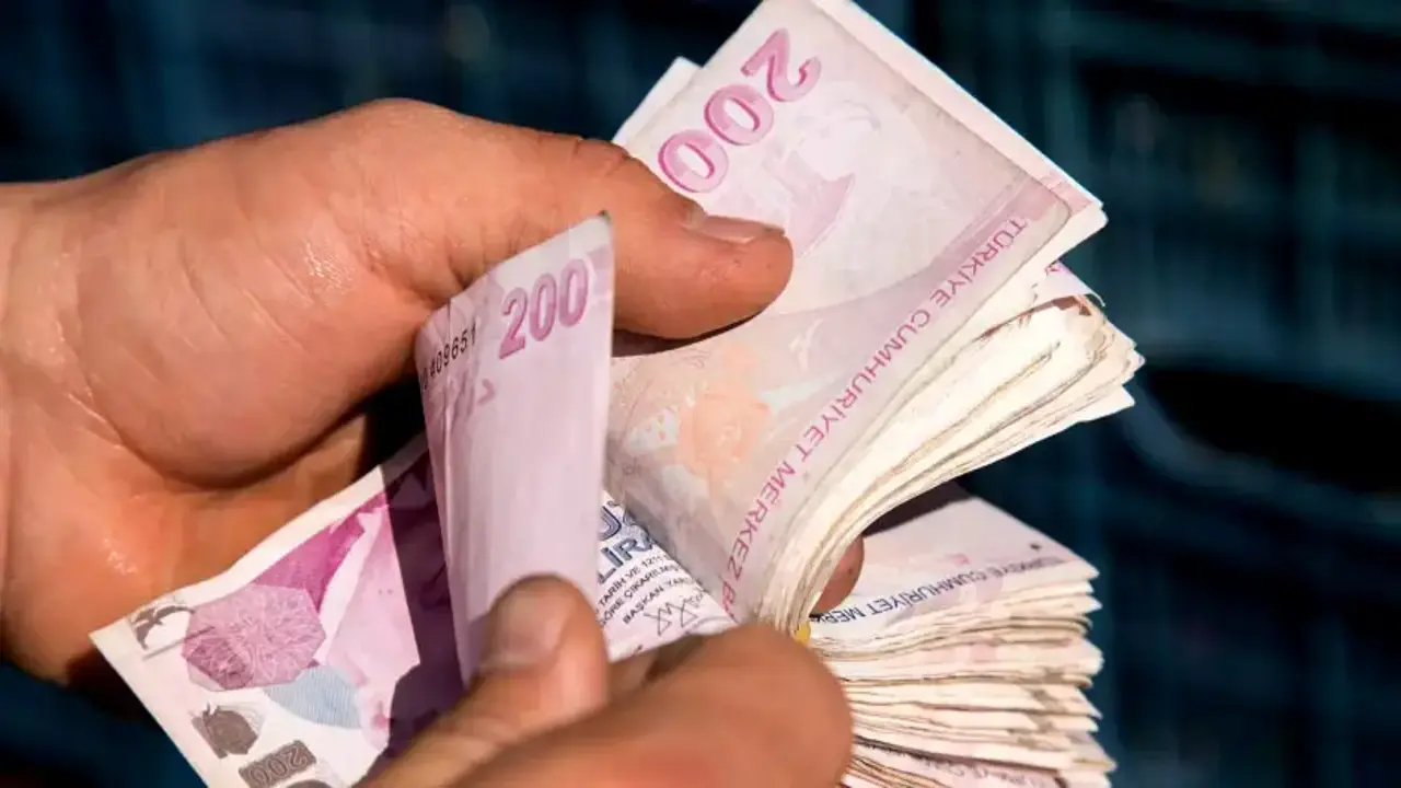 Ekim ayı yaşlı ve engelli aylıkları hesaplara yatırılmaya başlandı