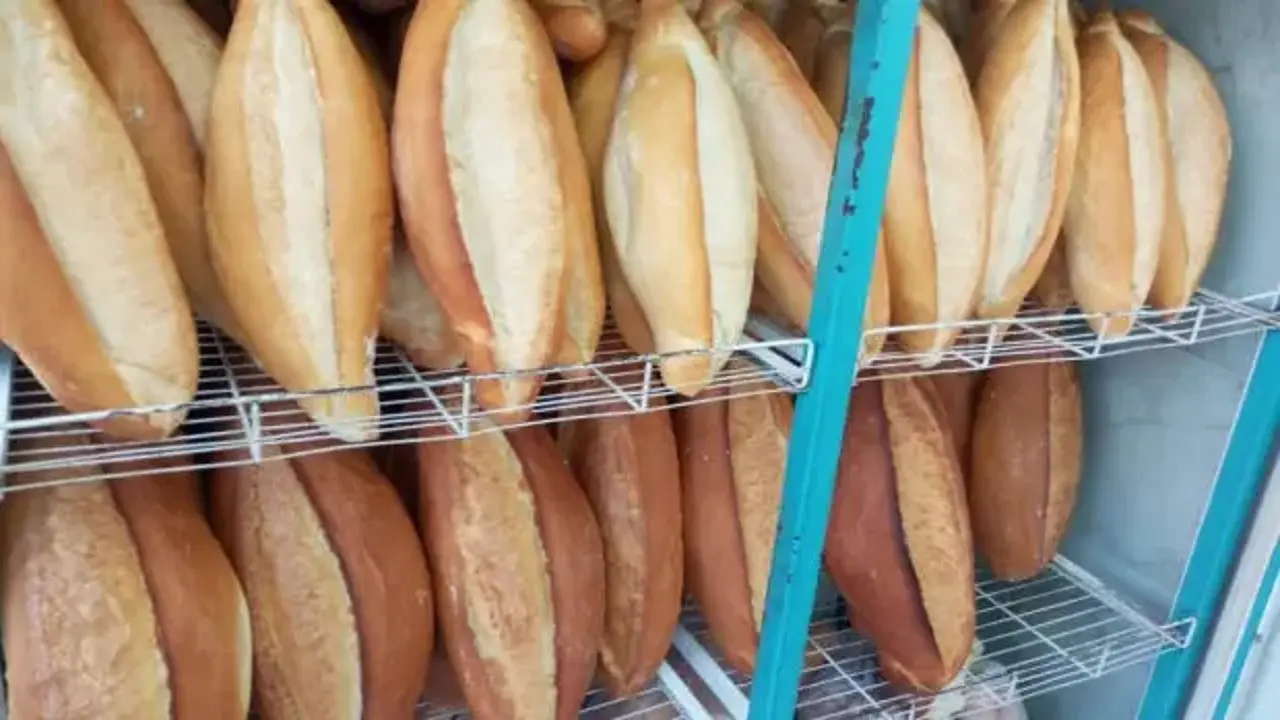 Ekmek ve simit fiyatı 20 TL'ye çıktı