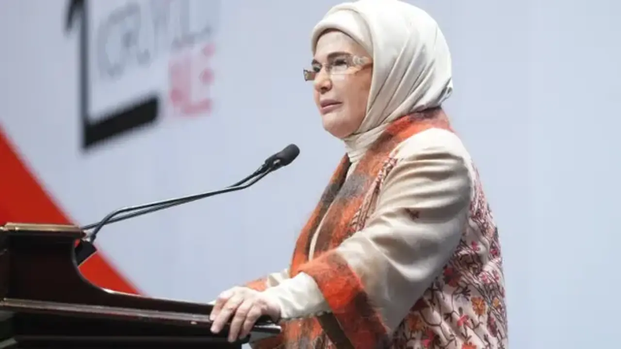 Emine Erdoğan: Bugün kalem tutan her el verilen emeğin en güzel karşılığı