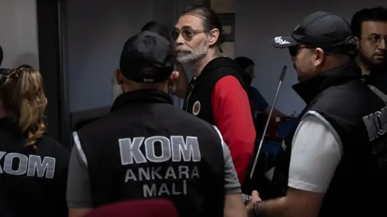 Erdal Beşikçioğlu'ndan skandal 'uyuşturucu' savunması! İkram ediyorlar, kıramıyorum