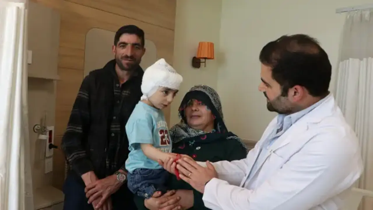 Erzurum'da ilk biyonik kulak ameliyatı ile duymayan çocuklara umut ışığı