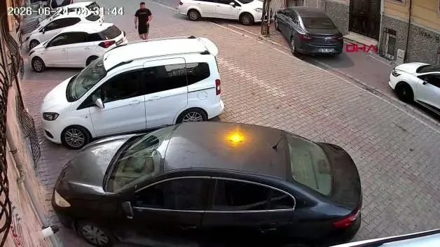 Esenyurt'ta evinin önünde uğradığı silahlı saldırıda hayatını kaybetti; cinayet anı kamerada