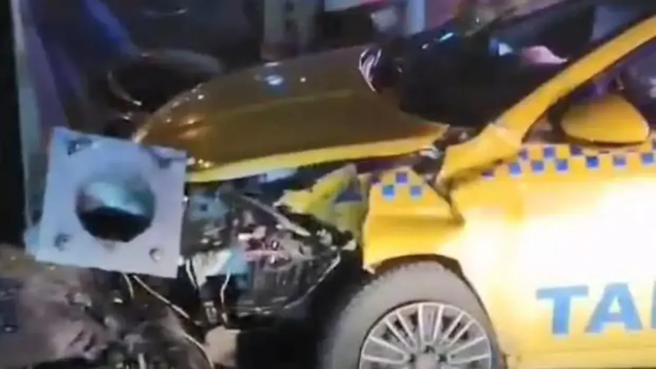 Esenyurt'ta feci kaza! Taksici hayatını kaybetti