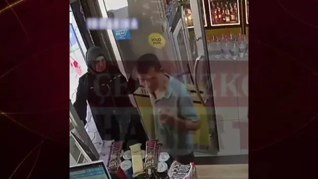 Eşini öldürmek isterken silahı tutukluk yaptı!