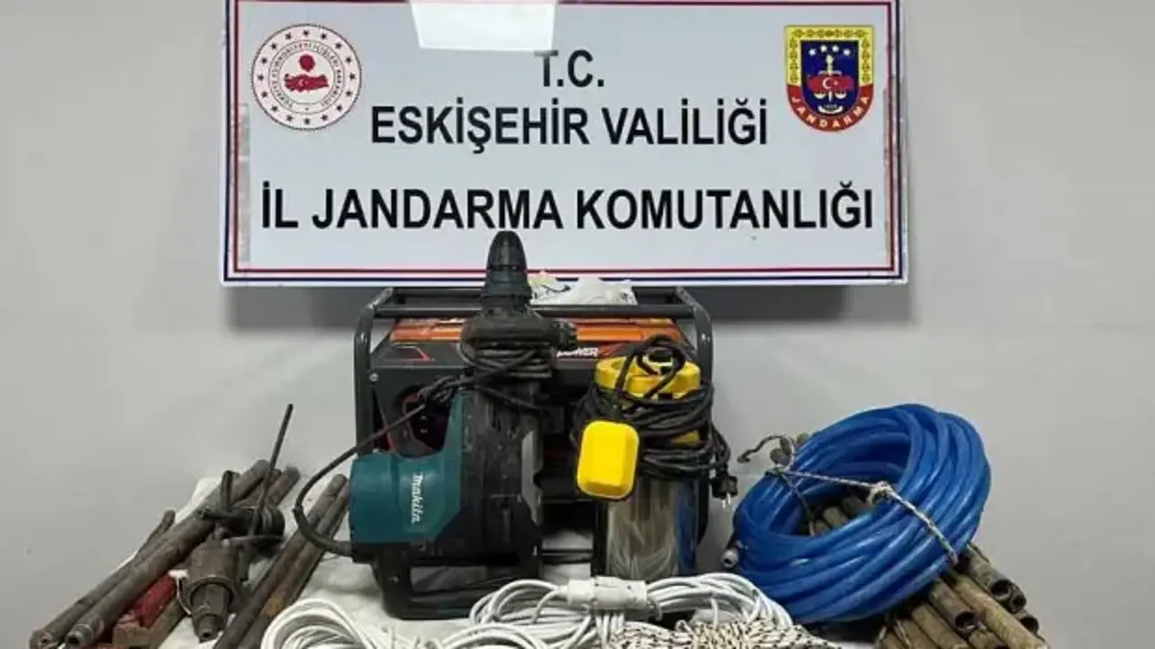 Eskişehir'de kaçak kazı yapan 5 şüpheli suçüstü yakalandı