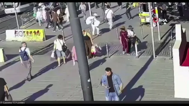 Fatih'te turistleri soyan çocukların suç dosyası şoke etti: Tam 287 kayıt