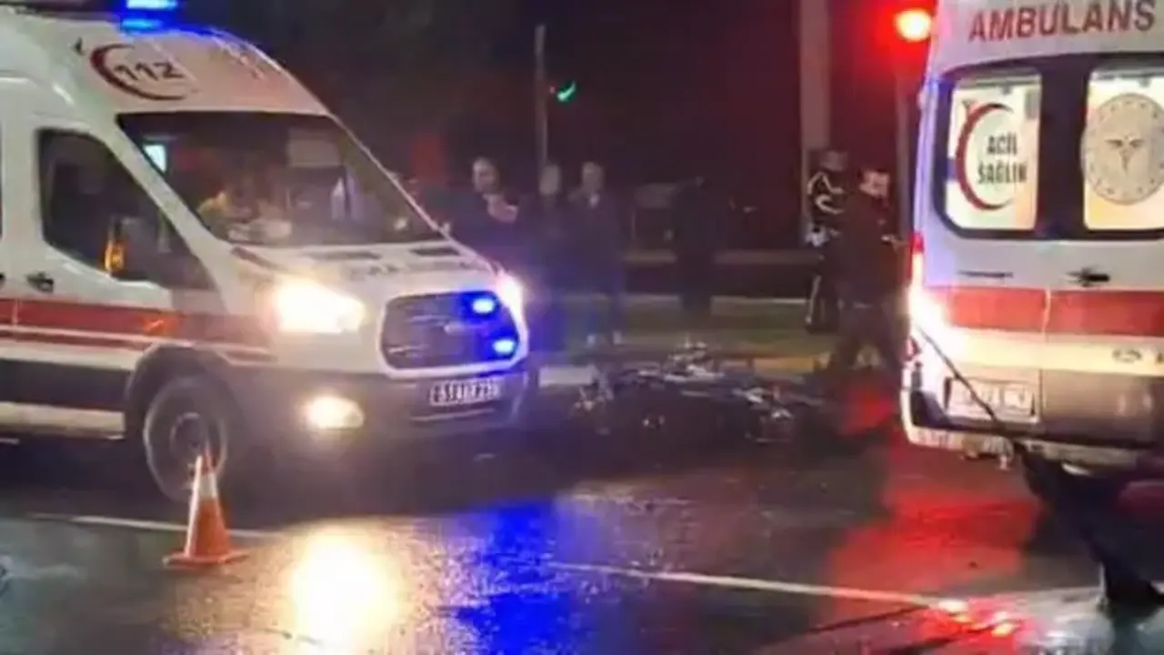 Feci kaza: Hafif ticari araç ile motosiklet çarpıştı: 2 ölü, 1 ağır yaralı